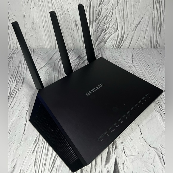 NETGEAR Nighthawk R7000 AC1900 Smart WiFi Router Pre Owned Cable Internet - Picture 2 of 6